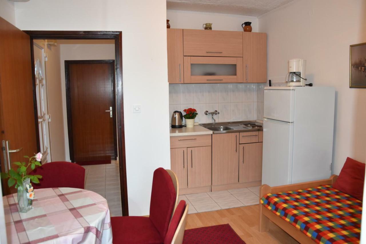 Apartmani Novosel Šilo Buitenkant foto