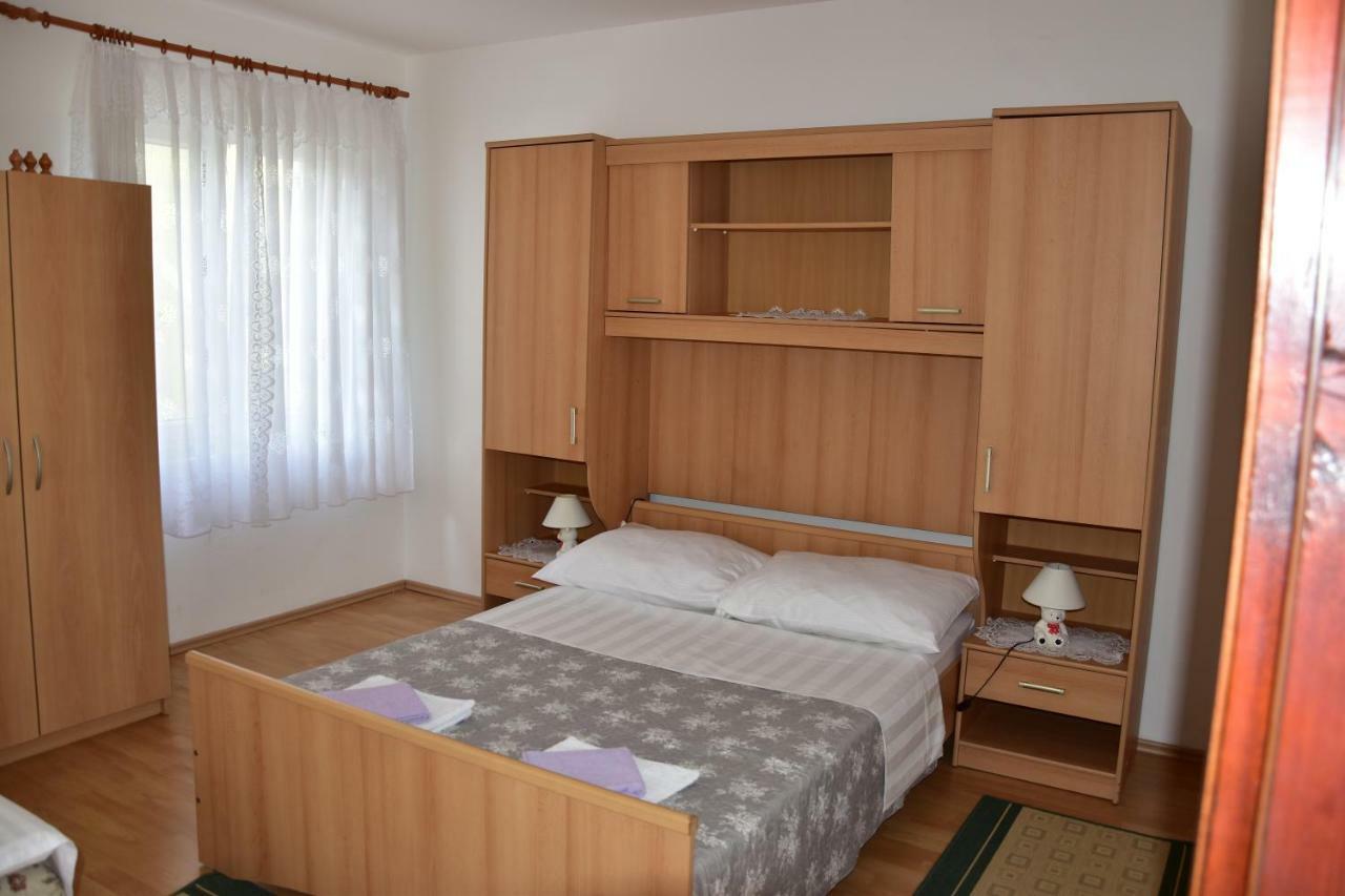 Apartmani Novosel Šilo Buitenkant foto